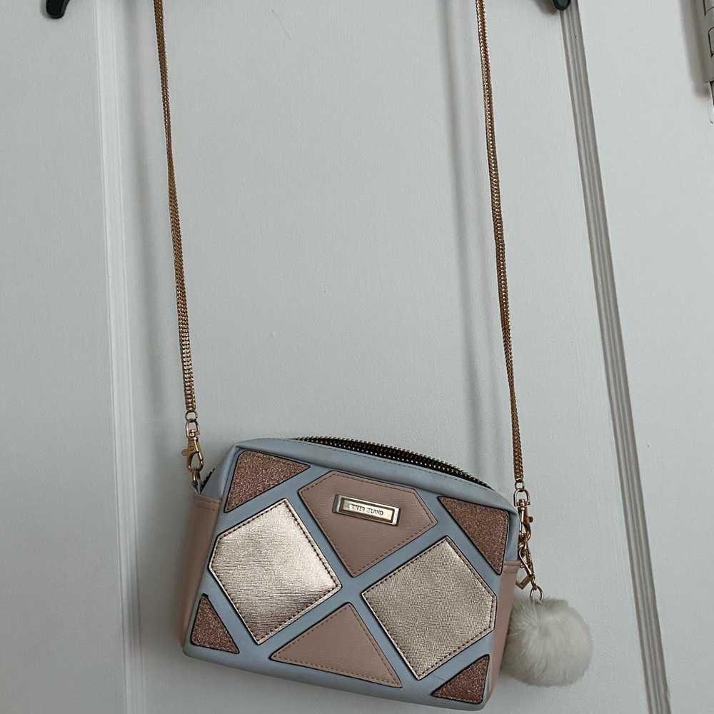 Cross over handbag